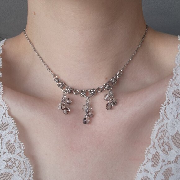 Gothic fairy dangly purple pearls necklace with a small silver chain - Picture 8 of 8